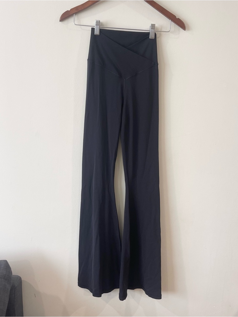 Offline by Aerie Black High-Waist Flared Yoga Pants Leggings Women’s size S
